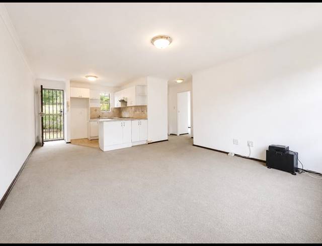 2 BEDROOM TOWNHOUSE FOR SALE IN BRYANSTON